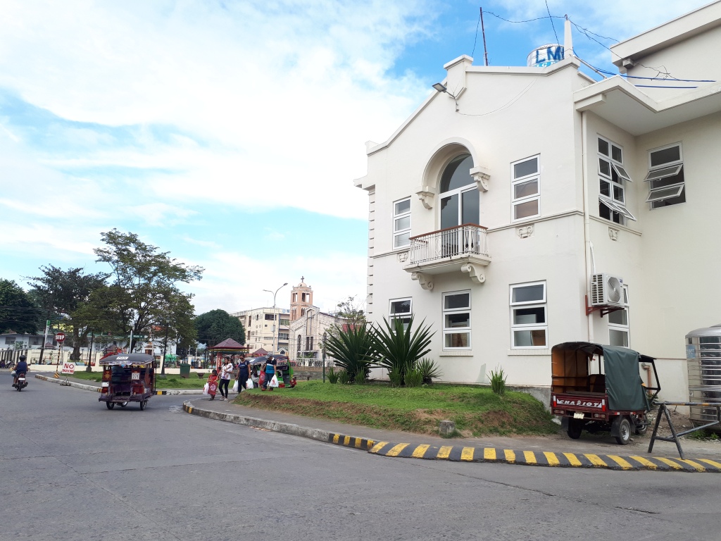 Ormoc City Old City Hall in Ormoc City, Leyte (image source: photo by Alimo Art on WordPress)